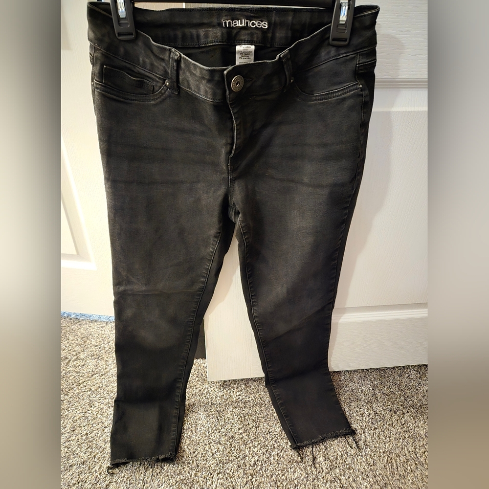 Like New Condition Maurice's Skinny "Jegging" in Size Medium - Short Length